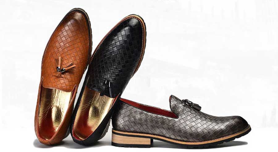 Men's retro check slip on dress shoes with tassel