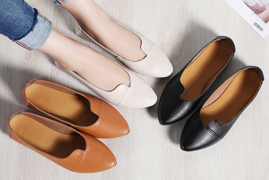 Women's low cut point toe slip on shoe flat in plain