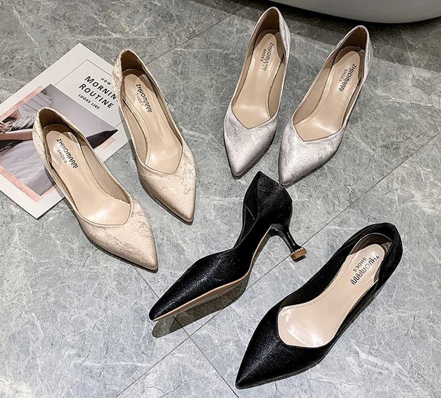 Women's pattern slip on heel dress shoe