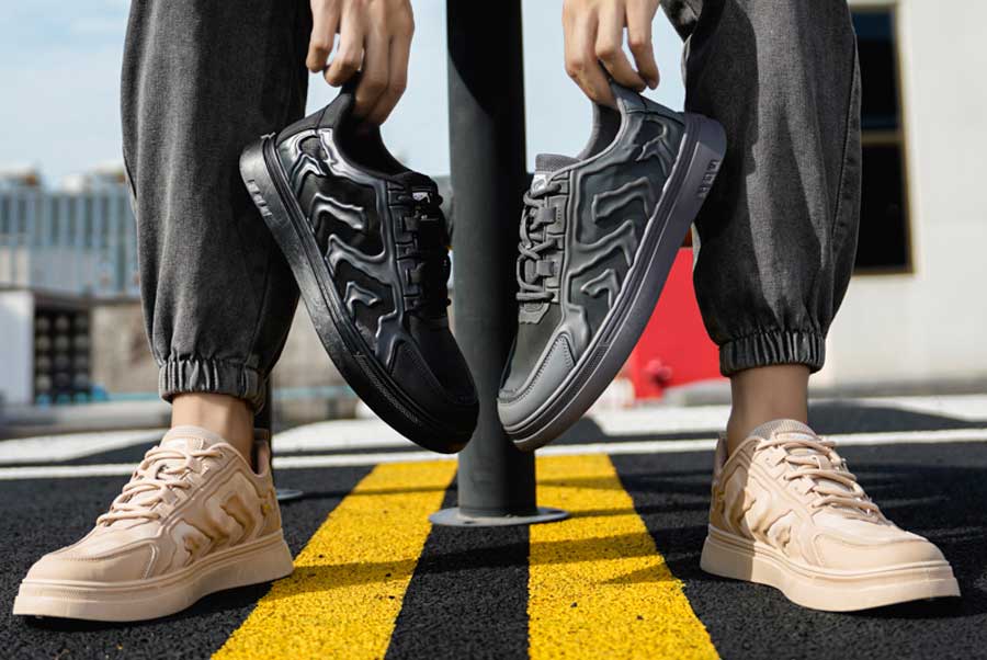 Men's pattern label print lace up shoe sneakers